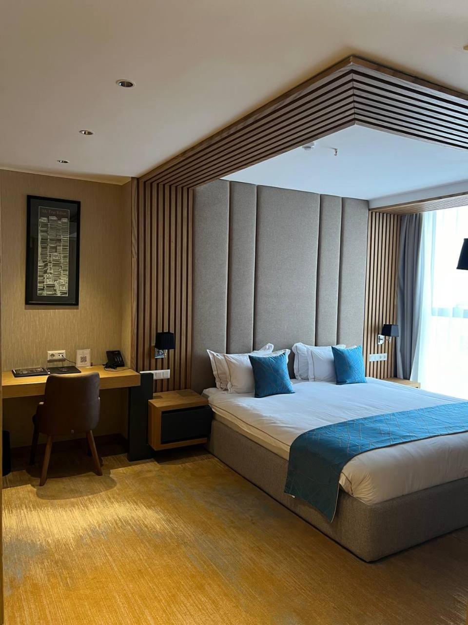 Sofia International Hotel Bishkek Esterno foto