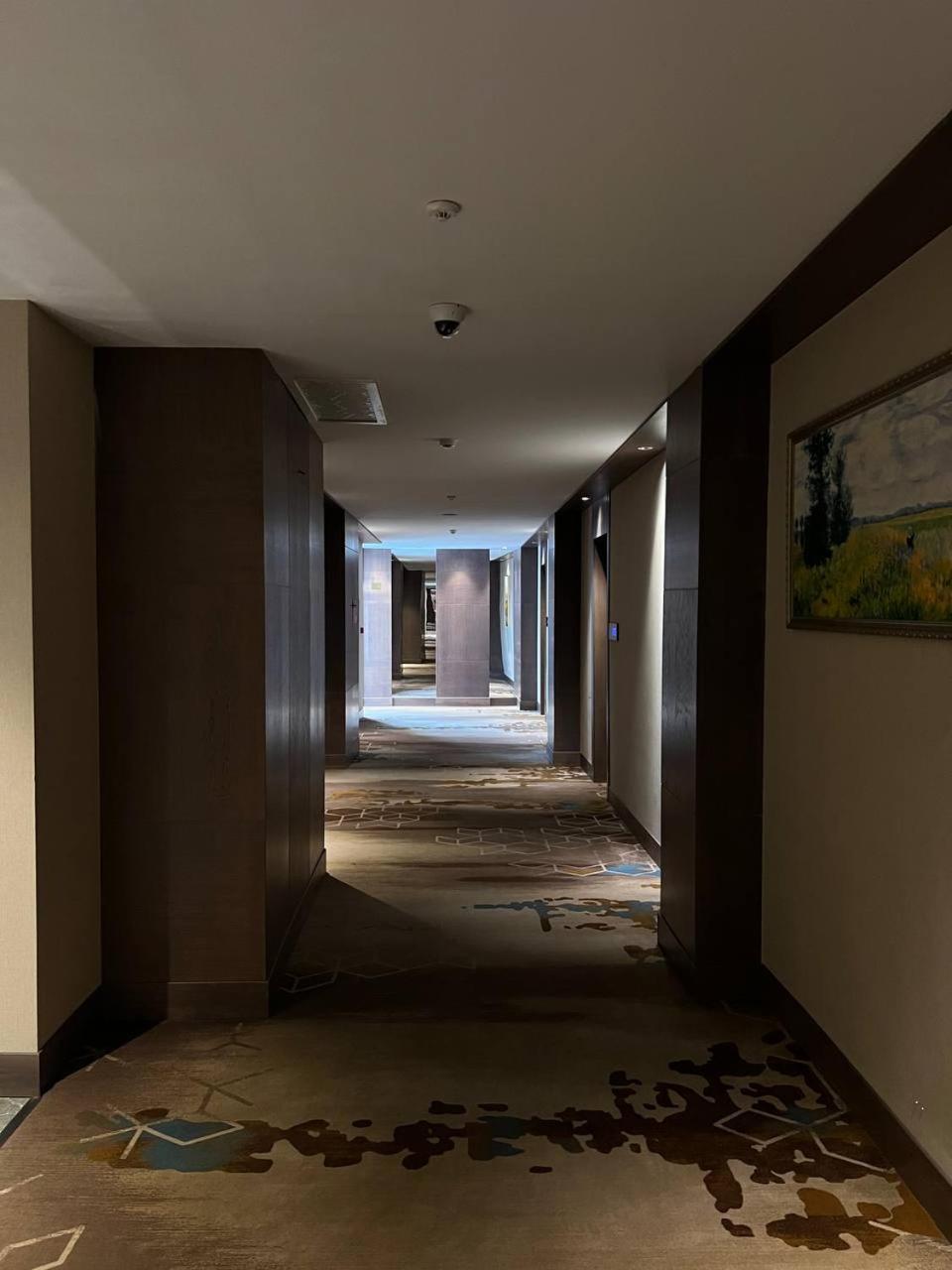 Sofia International Hotel Bishkek Esterno foto