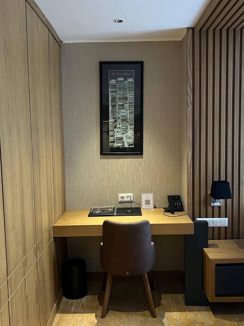 Sofia International Hotel Bishkek Esterno foto
